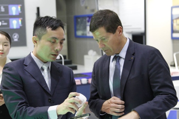 UL全球副總裁 Todd J. Denison參觀系統(tǒng)實驗室